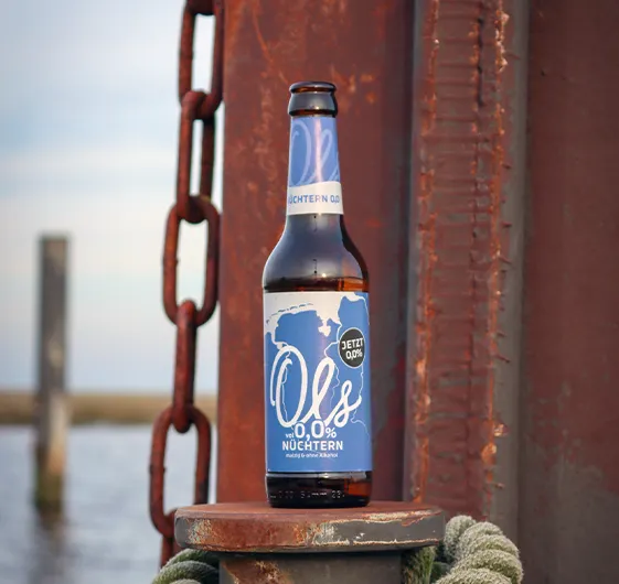 Ols Nüchtern Flasche Am Strand 